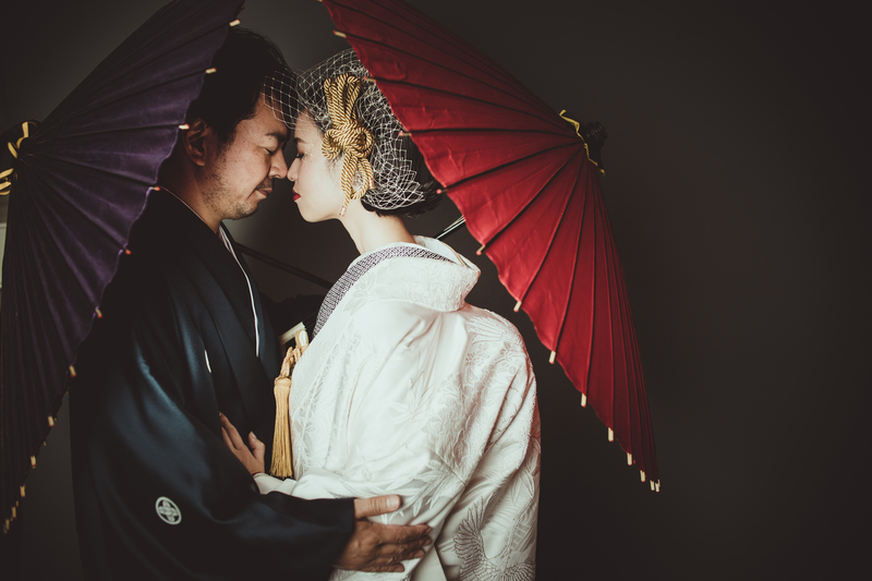 スタジオのフォトプランで思い出を残されたおしゃれな和装花嫁さまをご紹介いたします(白無垢・綿帽子):オシャレな花嫁さまにぴったりの白無垢コーディネート