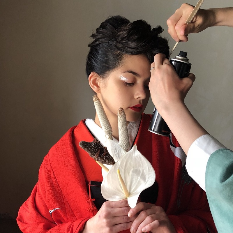 CUCURUでの撮影の様子。ヘアメイクにまでこだわります。