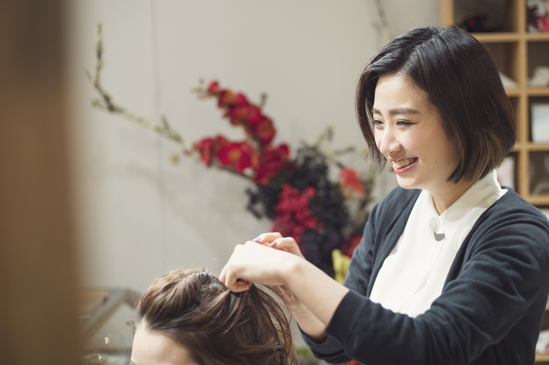 フォトプランのヘアメイクリハーサルで本番さながらのヘアメイクを