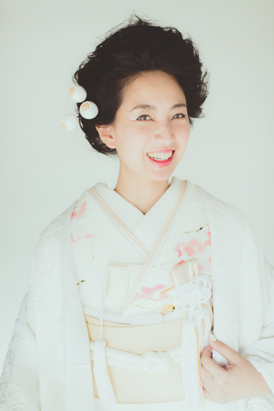 家族記念としてお子さんも一緒に撮影されたお二人をご紹介いたします(白無垢→白地色打掛)
