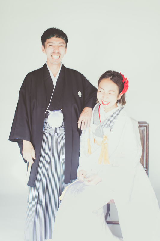 ご結婚済のお二人の撮影。ご年齢やジェンダー、国籍、パートナーシップの形など、多様な形の絆を結ぶお客さまのお手伝いもさせていただきます。