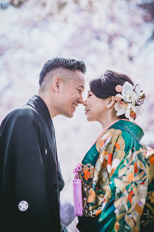 色打掛でロケーション撮影をされたCUCURUの和装花嫁さまをご紹介いたします。