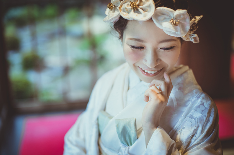 白無垢でロケーション撮影をされたCUCURUの和装花嫁さまをご紹介いたします(白無垢)