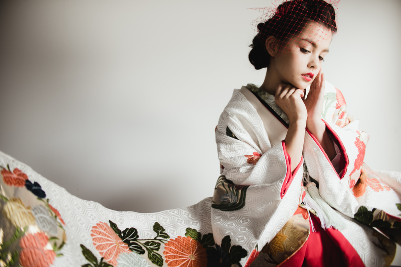 花丸紋。花嫁着物の伝統紋様。白地の色打掛