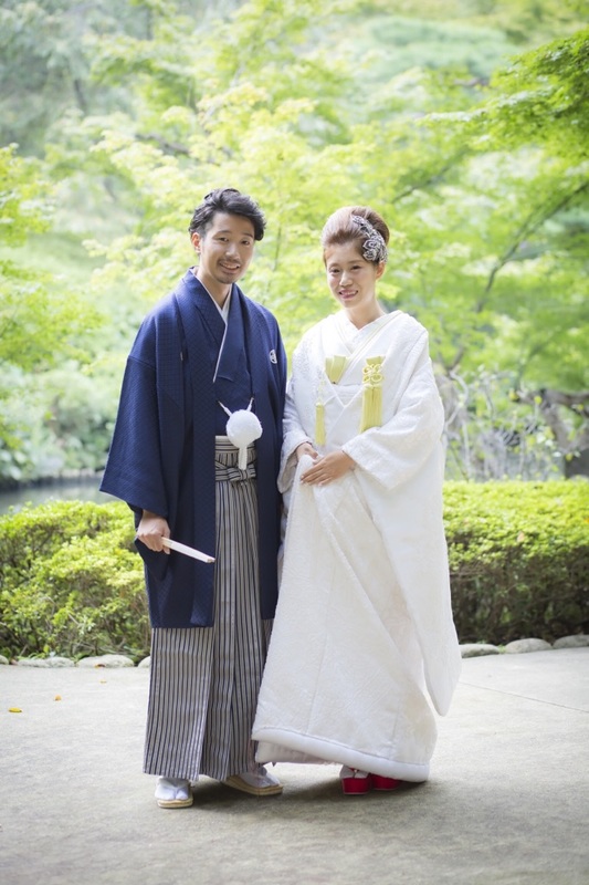綿帽子の中は洋髪にヘッドドレスです