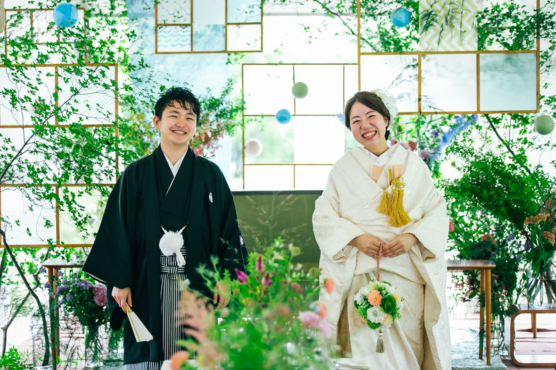 白無垢でガーデンウェディングをされた和装花嫁さまをご紹介