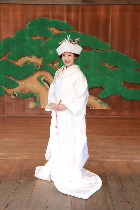 白無垢に角隠しでお式をされた先輩花嫁さま