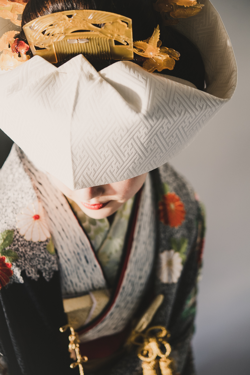 黒地手刺繍臈纈染